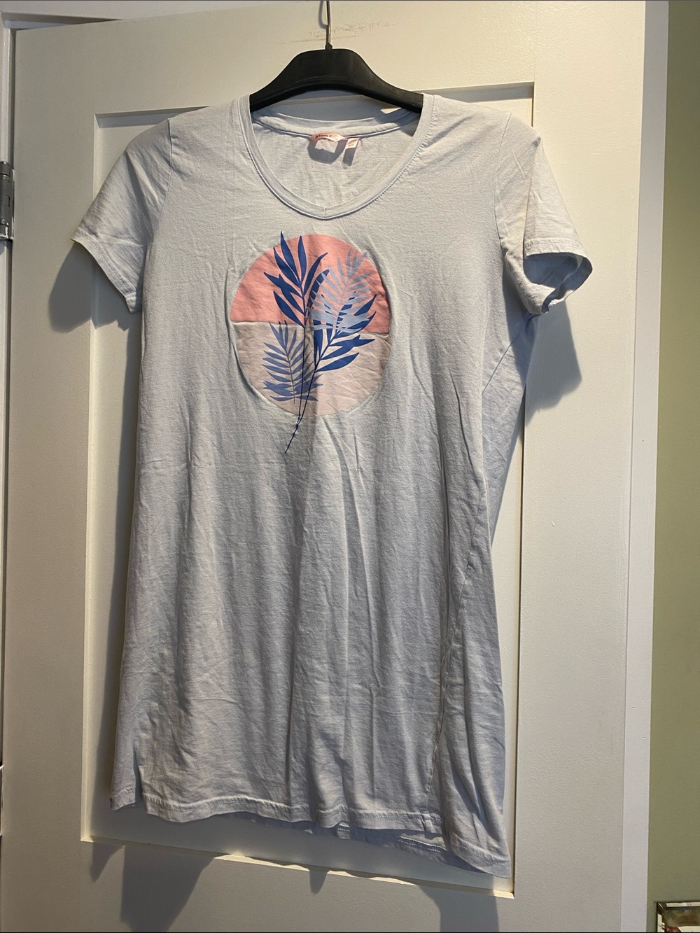 La Vie En Rose Light Blue Short Sleeve Tee with Pink & Blue Leaf Motif
